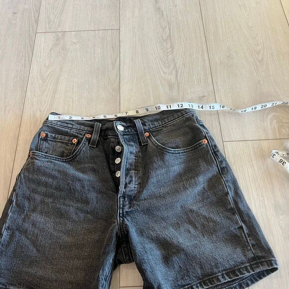 Levi’s 501 women demin shorts size 26 - Picture 2 of 8